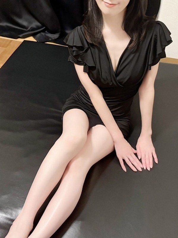 三浦 ゆりな（32） の画像2枚目/東京メンズエステ-Carel-ケアル-麻布十番店&白金高輪店(目黒・麻布/メンズエステ)