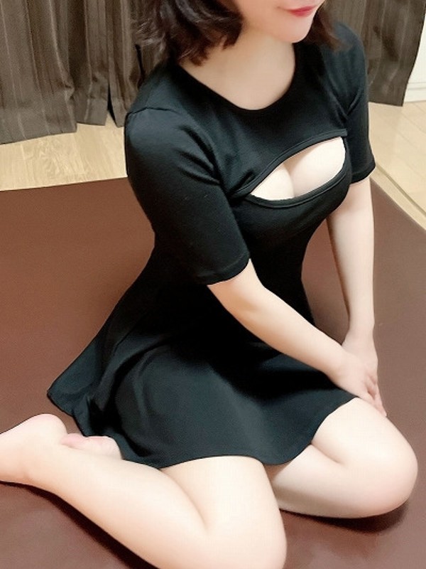 【NEW】松井 あや（30） の画像2枚目/東京メンズエステ-Carel-ケアル-麻布十番店&白金高輪店(目黒・麻布/メンズエステ)